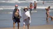 Covid-19: Είναι απαραίτητες οι μάσκες στους εξωτερικούς χώρους; Οι ειδικοί αναρωτιούνται