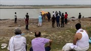 Ινδία: Δεκάδες πτώματα - θύματα του κορωνοϊού - στις όχθες του Γάγγη