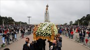 Χιλιάδες πιστοί προσευχήθηκαν στη Φατιμά για το τέλος της πανδημίας