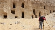 Αίγυπτος: Ανασκαφή έφερε στο φως 250 τάφους σε βράχους
