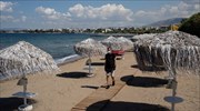 Στη γραμμή εκκίνησης για τις ελληνικές παραλίες τουρίστες από όλο τον κόσμο