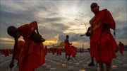 Οι βουδιστές γιόρτασαν την ημέρα Βεσάκ