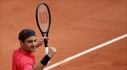 Στους «32» του Roland Garros ο Φέντερερ