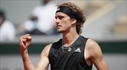 Roland Garros: Στους «8» και ο Ζβέρεφ