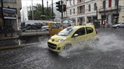 Αθήνα: Κυκλοφοριακά προβλήματα λόγω συσσώρευσης υδάτων από την ισχυρή βροχή