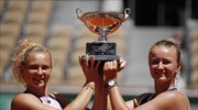 Roland Garros: Πήρε και το διπλό η Κρεϊτσίκοβα