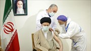 Ο αγιατολάχ Χαμενεΐ έκανε την πρώτη δόση του ιρανικού εμβολίου