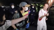 Τόκιο: Γυναίκα προσπάθησε με... νεροπίστολο να σβήσει την Ολυμπιακή φλόγα