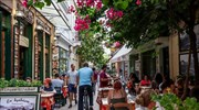 Στο «τραπέζι» η ολική επαναφορά της μάσκας