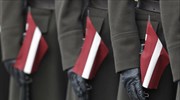 Λετονία: Υποχρεωτικός εμβολιασμός για στρατιωτικούς, υπό την απειλή απόλυσης