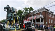 Σάρλοτσβιλ: Απομακρύνθηκε το άγαλμα στρατηγού υπερμάχου της δουλείας