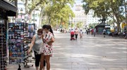 Προς απαγόρευση κυκλοφορίας και στη Βαρκελώνη - «Ανεξέλεγκτη» η Δέλτα στους νέους