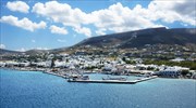 Πάρος: Με πυρετό και ρίγη, 18χρονοι με covid, έμειναν αβοήθητοι επί ώρες σε υπαίθριο χώρο
