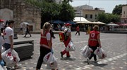 EEΣ: Δράση ενεργητικής προσέγγισης αστέγων εν μέσω καύσωνα στο ιστορικό κέντρο της Αθήνας