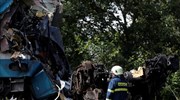 Τσεχία: Τρεις οι νεκροί και 8 τραυματίες από τη σύγκρουση τρένων- Οδηγός παραβίασε στοπ