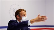 «Καμπανάκι» Μακρόν για εμβολιασμούς και γαλλικά υπερπόντια εδάφη