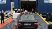 Επιβιβάστηκε στο πλοίο για την Κρήτη η σορός του Μίκη Θεοδωράκη