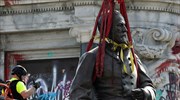 ΗΠΑ: Με ζητωκραυγές «ξηλώθηκε» το άγαλμα του ρατσιστή στρατηγού Ρ. Λι