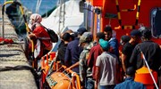 Ισπανία: Έξι ακυβέρνητα πλοιάρια με μετανάστες στα ανοιχτά των Κανάριων Νησιών