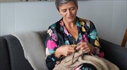 Η Επίτροπος έπλεκε την ώρα που η Ντερ Λάιεν ήταν στο βήμα