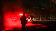 Νέα Μάκρη: Διάσπαρτες μικρές εστίες από τις δυο πυρκαγιές μέσα στη νύχτα - Σε γενική επιφυλακή η πυροσβεστική