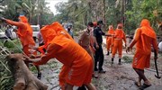 Ινδία: Χιλιάδες άνθρωποι απομακρύνονται, καθώς προσεγγίζει ο κυκλώνας Γκούλαμπ