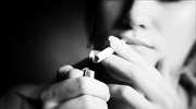 Κορωνοϊός- Μελέτη: Ιδιαίτερα αυξημένος ο κίνδυνος βαριάς νόσου και θανάτου για τους καπνιστές