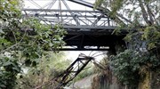 Ιταλία: Κατέρρευσε στη Ρώμη μέρος ιστορικής μεταλλικής γέφυρας λόγω πυρκαγιάς