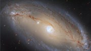 Ζουμ στο «μάτι» ενός υπέρλαμπρου γαλαξία