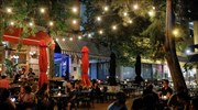 Τι αλλάζει από σήμερα για εμβολιασμένους και «κόκκινες» περιοχές