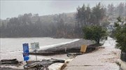 Β. Εύβοια: Τέσσερις εγκλωβισμένοι στην παραλία της Αγίας Άννας - Μεγάλες καταστροφές από την κακοκαιρία