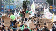 Βρυξέλλες: Δεκάδες χιλιάδες διαδηλωτές στη μεγάλη πορεία για το κλίμα