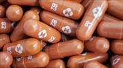 Η Merck στοχεύει να διπλασιάσει την προσφορά για το χάπι του κορωνοϊού