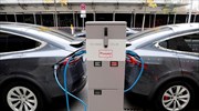 Tesla: Ρεκόρ πωλήσεων για τα «made in china» ηλεκτρικά οχήματα