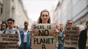 Έρευνα: Οι γυναίκες κάνουν περισσότερα από τους άνδρες για την αντιμετώπιση της κλιματικής αλλαγής