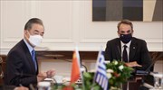 PM Mitsotakis meets Chinese FM Wang Yi, discusses bilateral relations with China