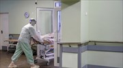 Ρωσία: Άντρας μπήκε ντυμένος γιατρός στο νοσοκομείο και φρόντιζε τη γιαγιά του για τρεις μέρες