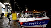 Γιατί δεν σταματά η γαλλο-βρετανική διαμάχη για την αλιεία