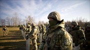 Χιλιάδες στρατιώτες συγκεντρώνει στα σύνορά της η Ουκρανία