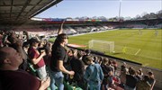 Η ολλανδική κυβέρνηση μελετά λουκέτο στα γήπεδα για 3 εβδομάδες