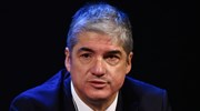 Ο υποψήφιος πρόεδρος του ΔΣΑ Θ. Σοφός, δώρισε λεωφορείο για τη μετακίνηση των δικηγόρων στην Ευελπίδων