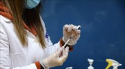 Covid: Οι μισοί αναμενόμενοι θάνατοι ασθενών άνω των 60 ετών στην Ελλάδα αποφεύχθηκαν λόγω εμβολιασμού