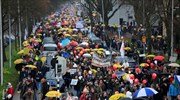 Ολλανδία- κορωνοϊός: Χιλιάδες στους δρόμους κατά των περιορισμών