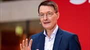 Γερμανία: Ο εκκεντρικός νέος υπουργός Υγείας - Μισεί το αλάτι και αγαπάει τα παπιγιόν