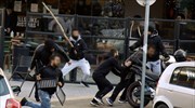Θεσσαλονίκη: Άγρια συμπλοκή ομάδων Ρομά έξω από τα δικαστήρια - Τουλάχιστον 20 προσαγωγές