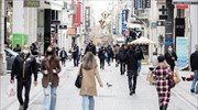 Στη σκιά της πανδημίας και των ανατιμήσεων η εορταστική αγορά
