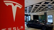 «Εκτίναξη» για τη μετοχή της Tesla μετά τις παραδόσεις-ρεκόρ των οχημάτων
