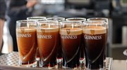 Ιρλανδός «εξοικονόμησε 700 ευρώ» αγοράζοντας 500 κουτάκια Guinness για να προλάβει την αύξηση της τιμής