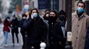 Η Γαλλία χαλαρώνει τα μέτρα για την πανδημία