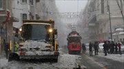 Κωνσταντινούπολη: «Παρέλυσαν» οι μετακινήσεις λόγω του χιονιά - Κλειστό το αεροδρόμιο